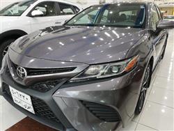 تۆیۆتا کامری